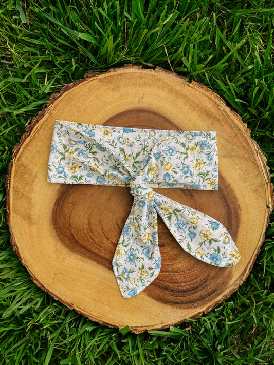 Morning in Blue Ascot